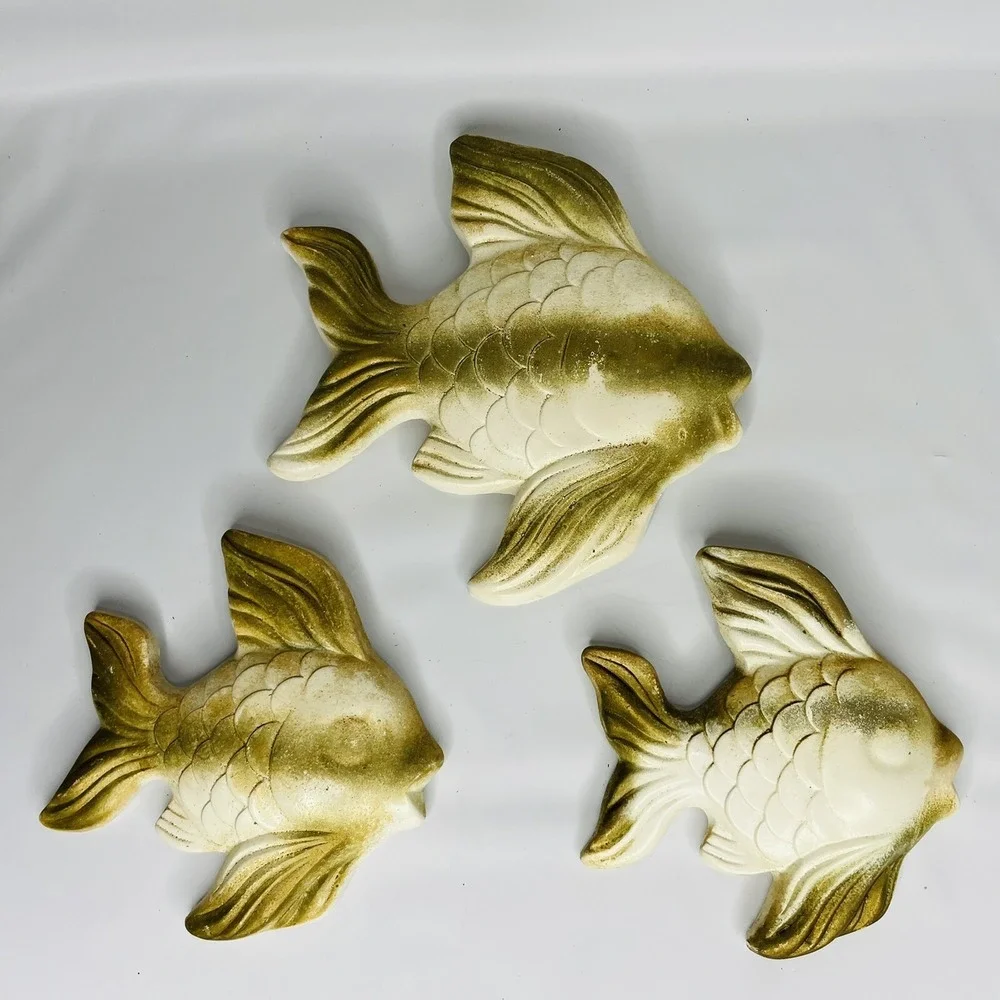 Vintage Mid Century Modern Retro 3-Fish (Mama & 2 Babies) Chalk Ware Wall Art